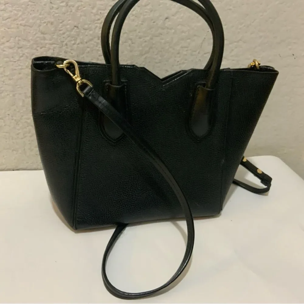 michael kors Mae Medium Pebbled Leather Messenger Bag